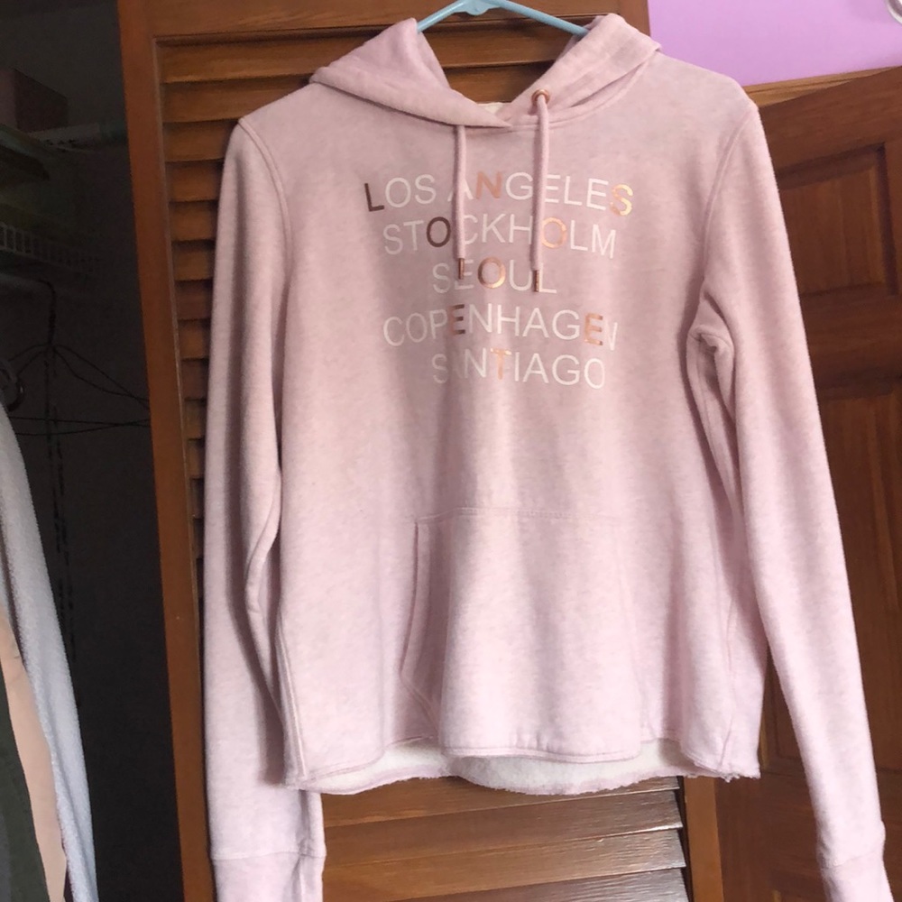 cropped pink sweatshirt